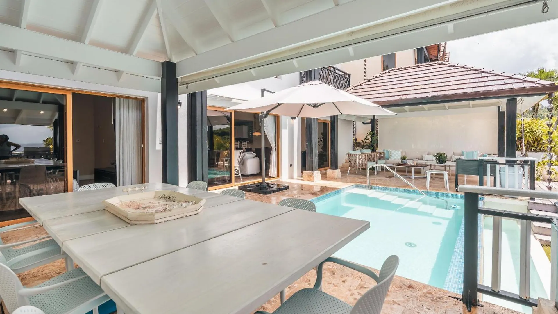 Magnificent Villa With Ocean View In Puerto Bahia Samana 0*,