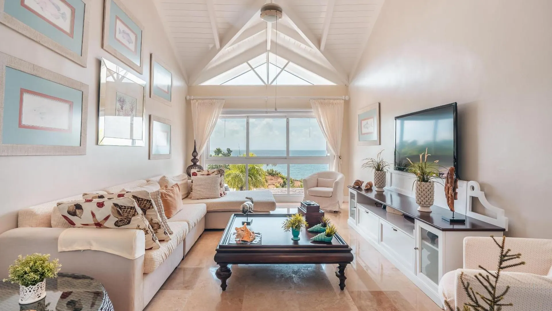 Magnificent Villa With Ocean View In Puerto Bahia Samana