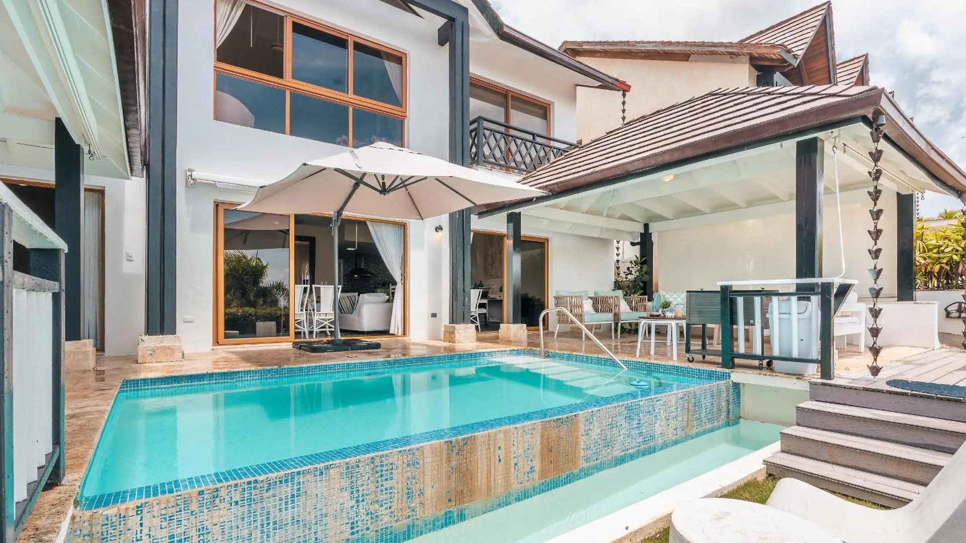 Magnificent Villa With Ocean View In Puerto Bahia Samana