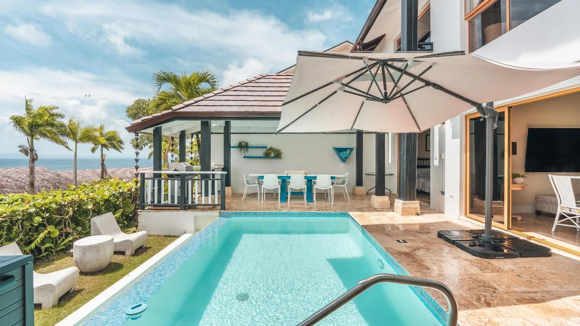 Magnificent Villa With Ocean View In Puerto Bahia Samana